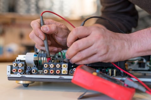 Reparación y diagnóstico de equipos de audio y video